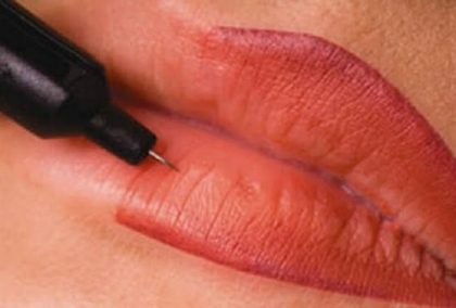 mực xăm môi có độc hại không