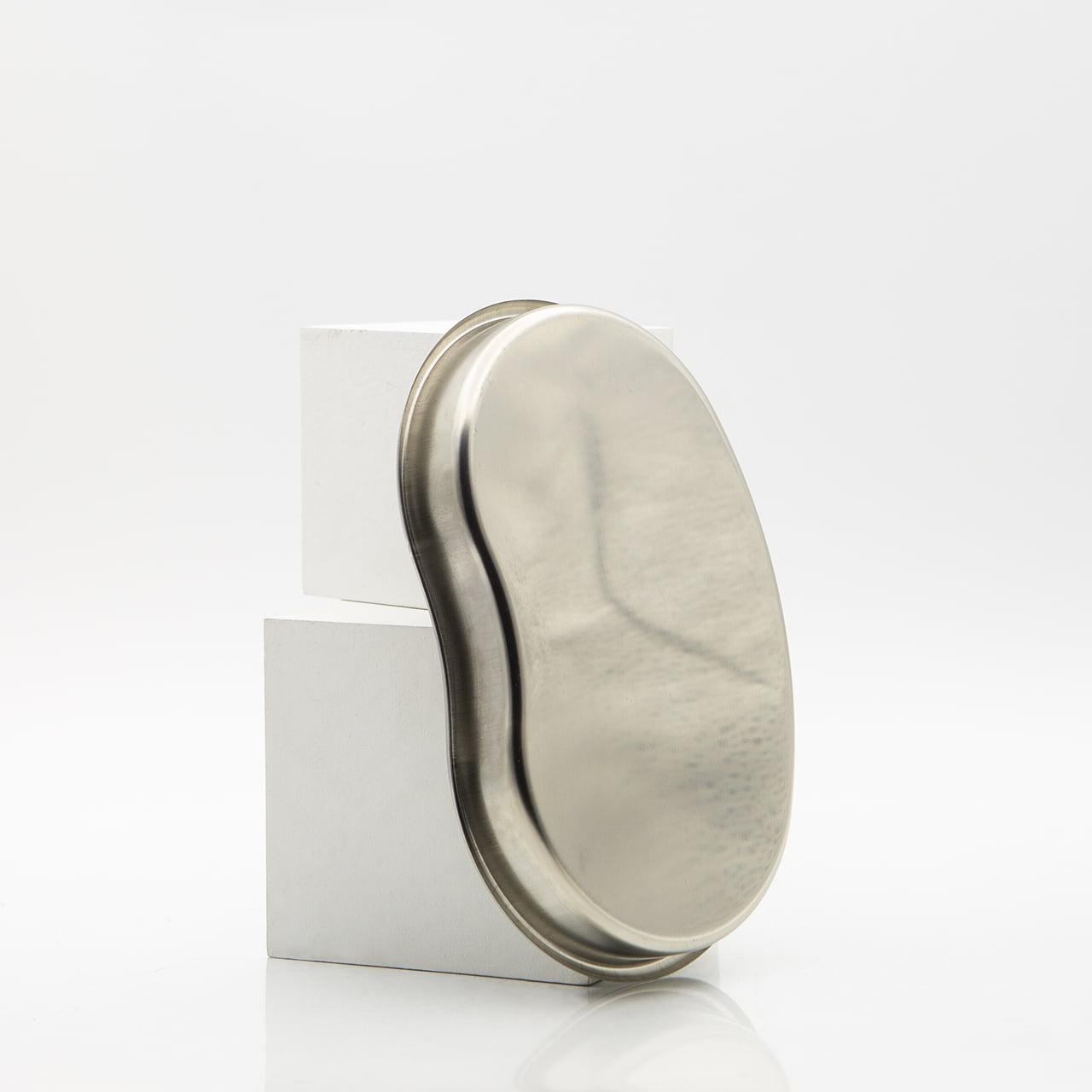 khay inox hạt đậu trong phun xăm