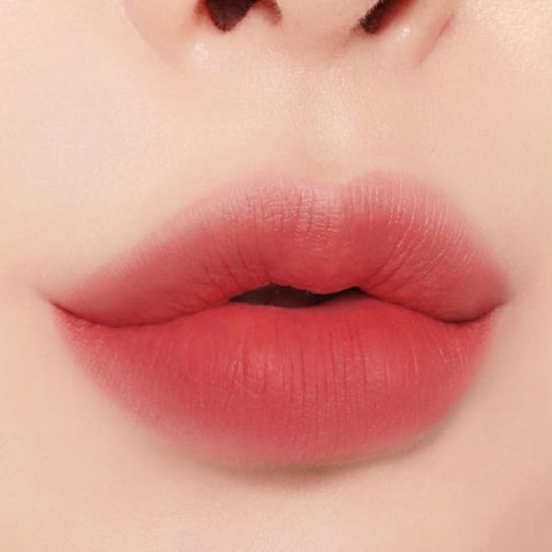 Lý do nên chọn phun môi bằng mực hữu cơ.
